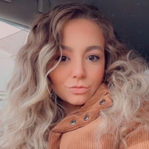 Meet your Posher, Desiree